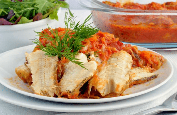 plato de pescado con dieta proteica